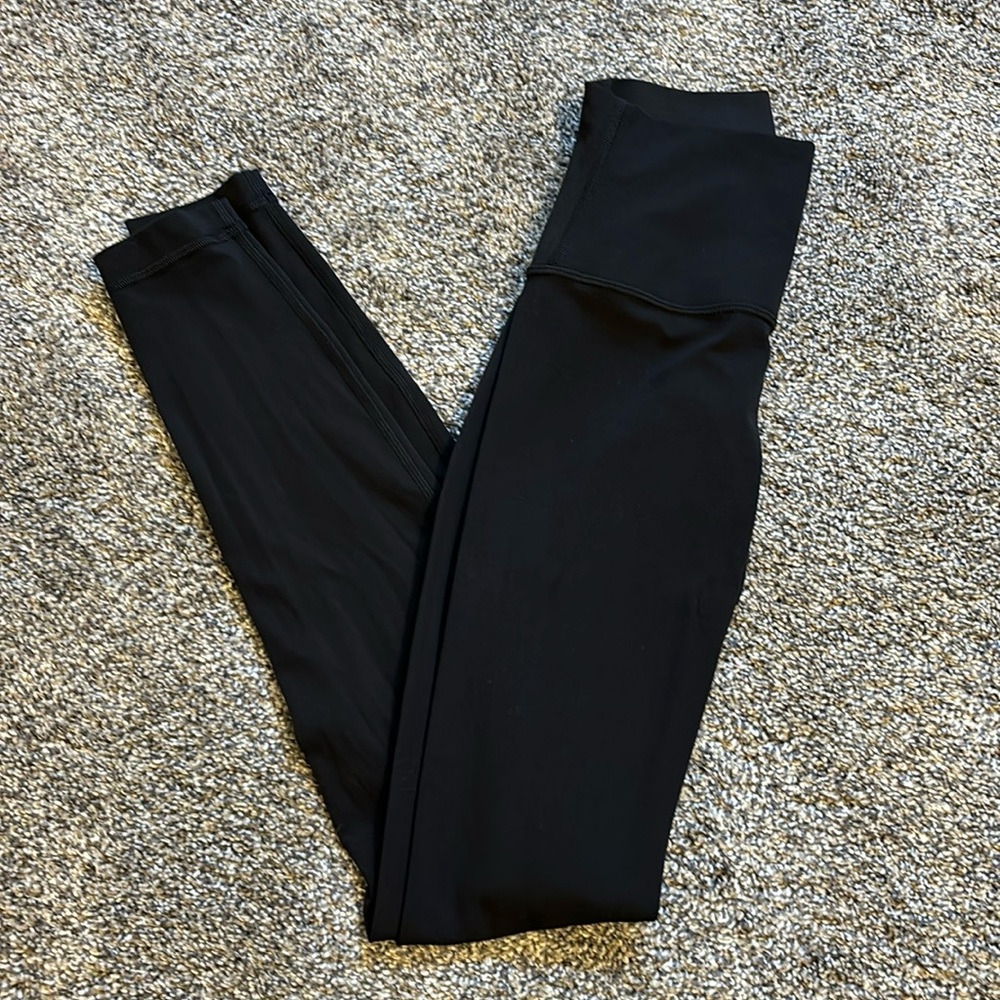 LULULEMON ALIGNS SIZE 2 BLACK 28 INCH